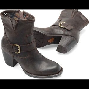 NWOB Born Palmer Castagno Oiled Leather Boots